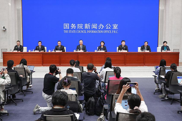 /uploads/images/2025/10/22/b4a1660d5f21c42b060e176f2b32c5ff.jpg 订单火了利润薄了?汇信外贸ERP助力礼品玩具行业突破管理瓶颈1.jpg