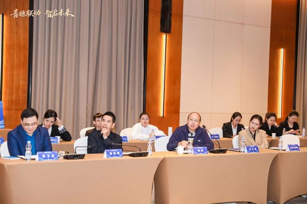 /uploads/images/2025/11/11/d9c5aaf06a3abf61aa0fb7a60f6368d5.jpg 汇信外贸软件闪耀广州!深度参与“青穗联动-智启未来”产业对标活动4.jpg