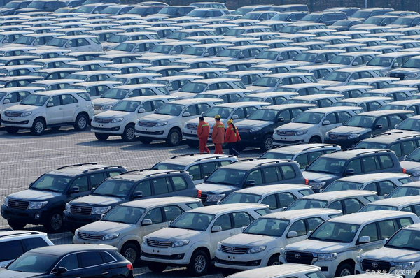 /uploads/images/2025/11/17/6957b2445cb4e848541633017f8ba648.jpg 破解二手车出口痛点,汇信外贸软件打造一站式整车出口解决方案1.jpg